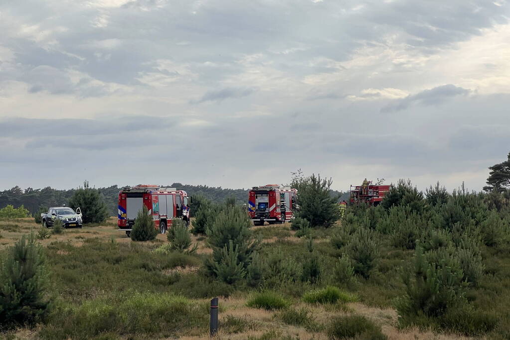 Brandweer blust brand op Brunssummerheide