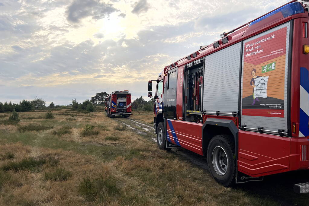 Brandweer blust brand op Brunssummerheide