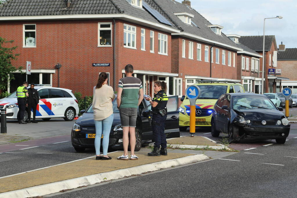 Veel schade bij ongeval op kruising