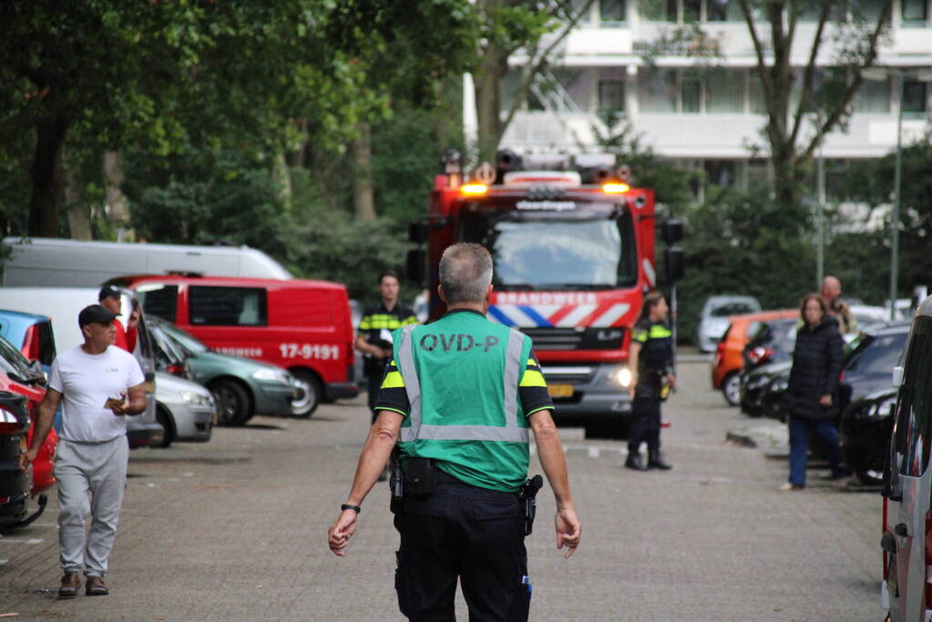 Hevige brand in portiekwoning