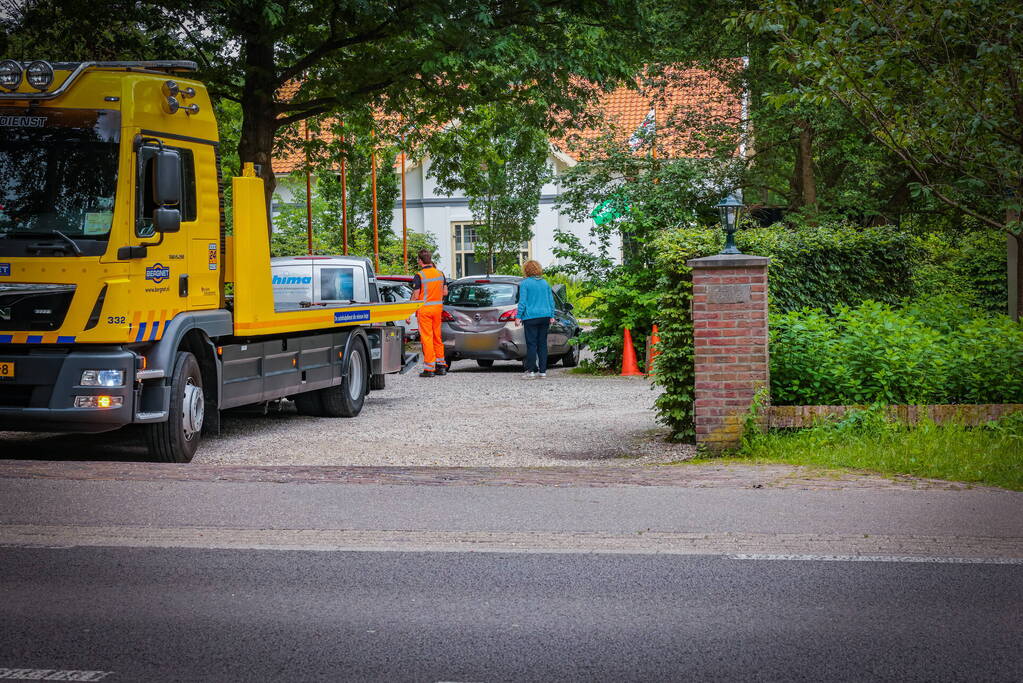 Drie voertuigen beschadigd bij ongeval op parkeerterrein