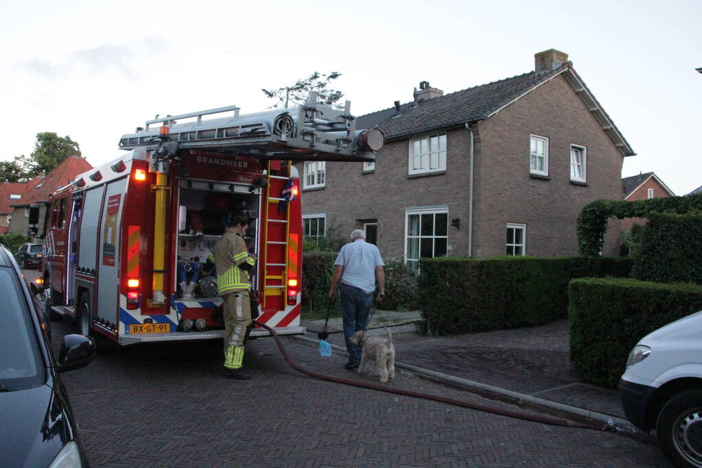 Brand in tuinhuis snel onder controle