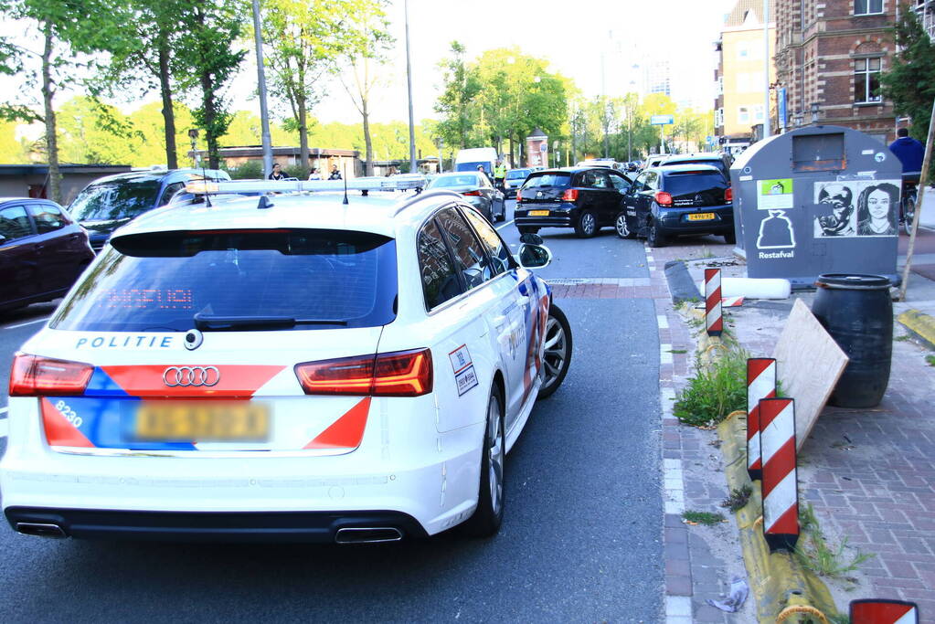 Meerdere personenauto's in botsing