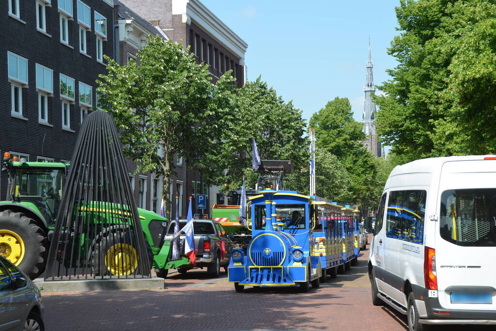 Boeren voeren actie bij Provinciehuis