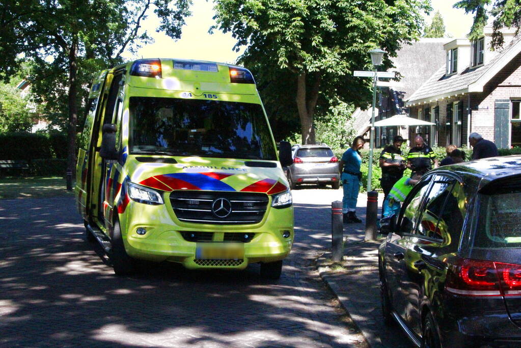 Wielrenner gewond bij aanrijding met bestelwagen