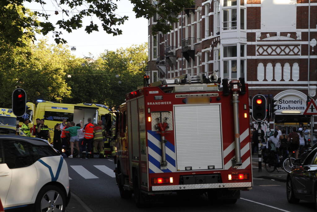 Persoon bekneld na ongeval met bezorgscooter