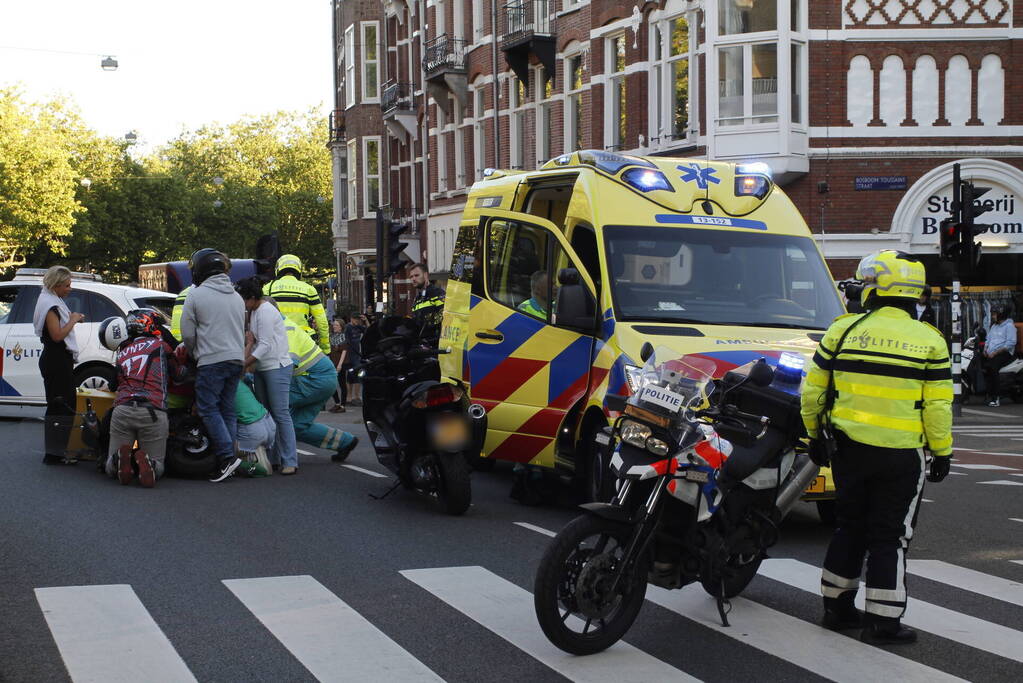 Persoon bekneld na ongeval met bezorgscooter