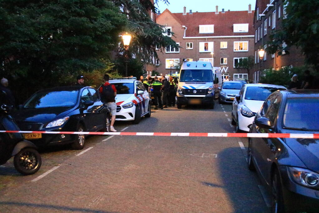 Straat afgelopen Explosieven Opruimingsdienst Defensie doet onderzoek