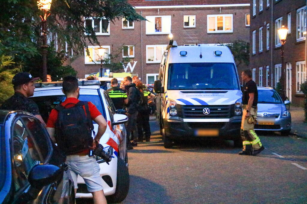 Straat afgelopen Explosieven Opruimingsdienst Defensie doet onderzoek