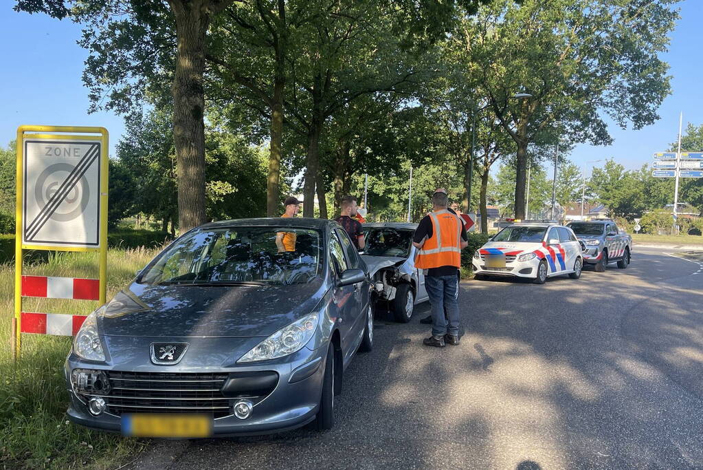 Drie personenwagens betrokken bij kettingbotsing