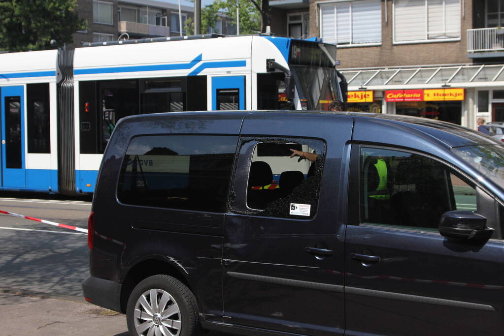 Fietser zwaargewond bij aanrijding