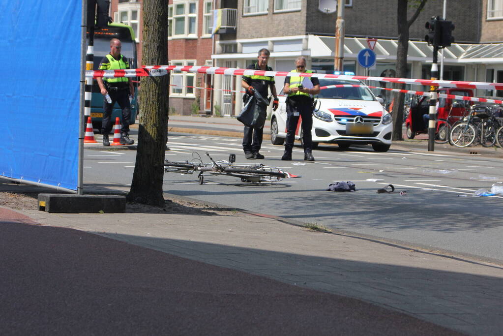Fietser zwaargewond bij aanrijding