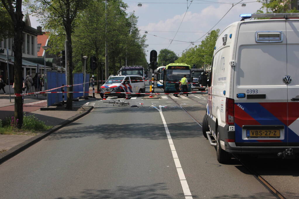 Fietser zwaargewond bij aanrijding