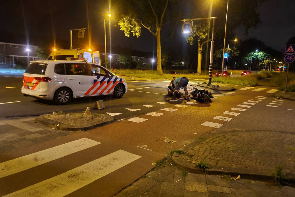 Op de vlucht geslagen scooterrijder gewond