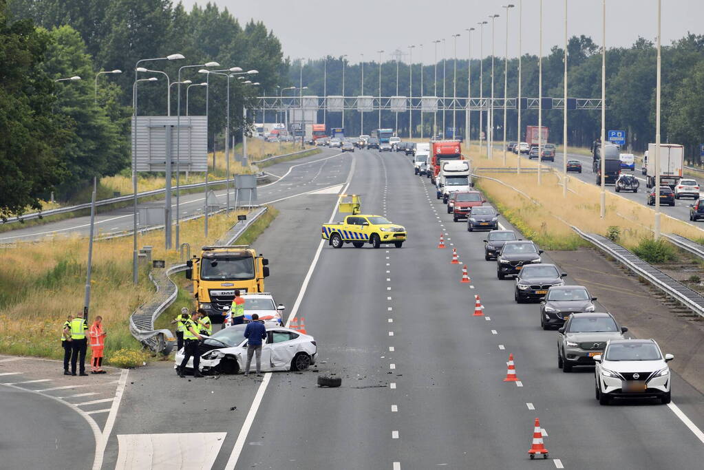 Tesla in de kreukels na botsing