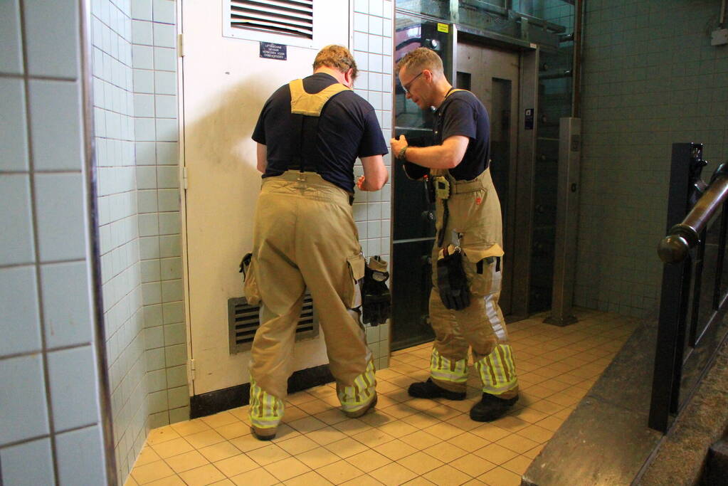 Voor de zoveelste keer lift vast op NS-station