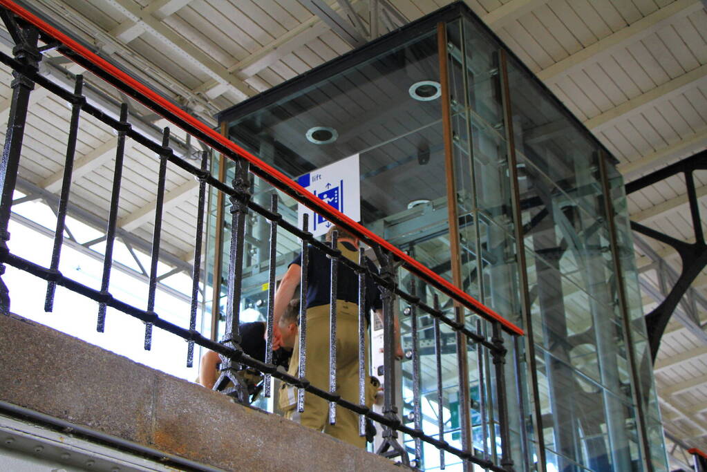 Voor de zoveelste keer lift vast op NS-station