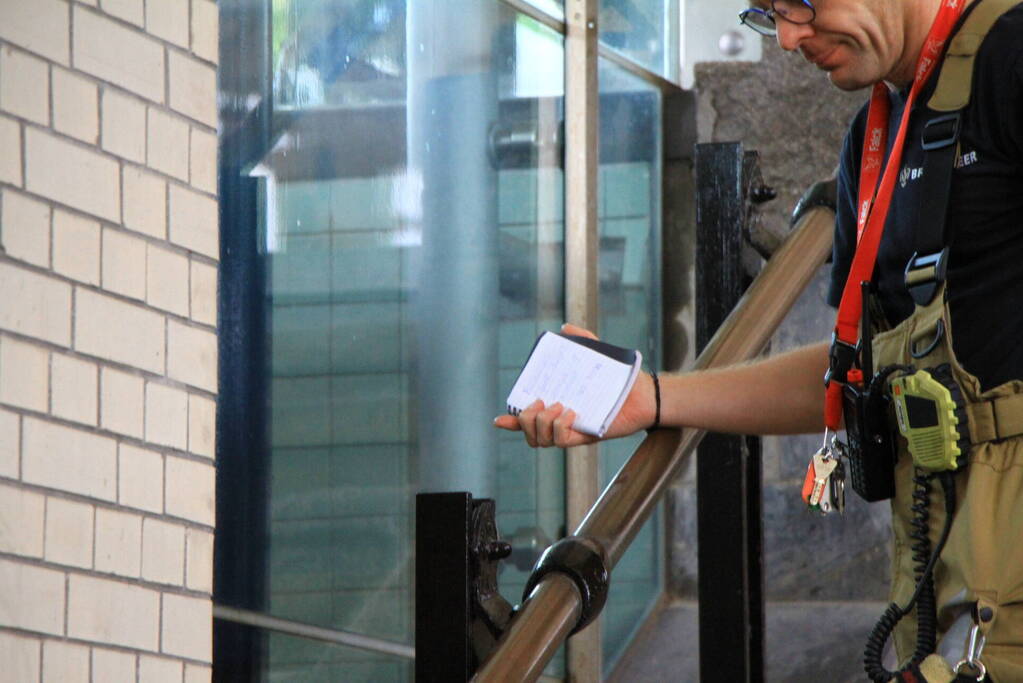 Voor de zoveelste keer lift vast op NS-station