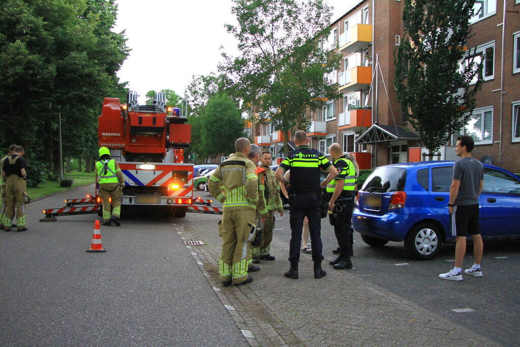 Bewoner sluit zichzelf buiten met pan nog op het vuur
