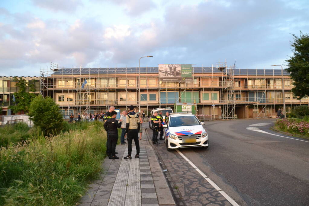 Pizzakoerier belandt in diepe sloot