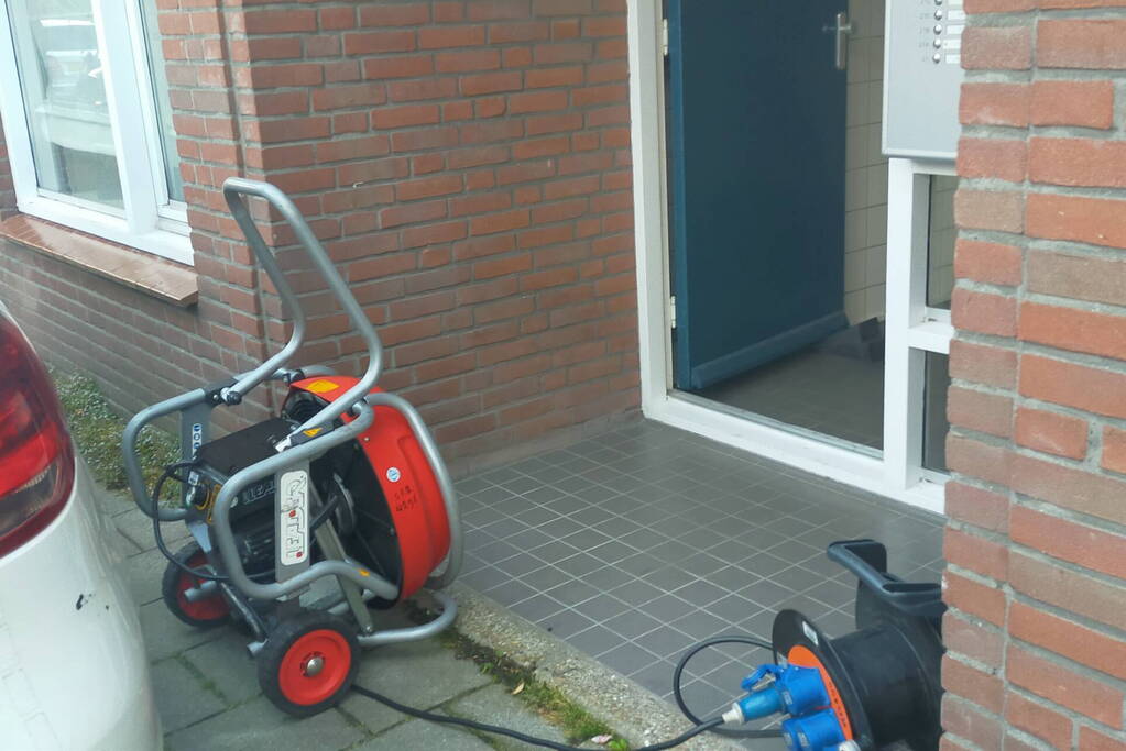 Brandweerinzet door pan op het vuur