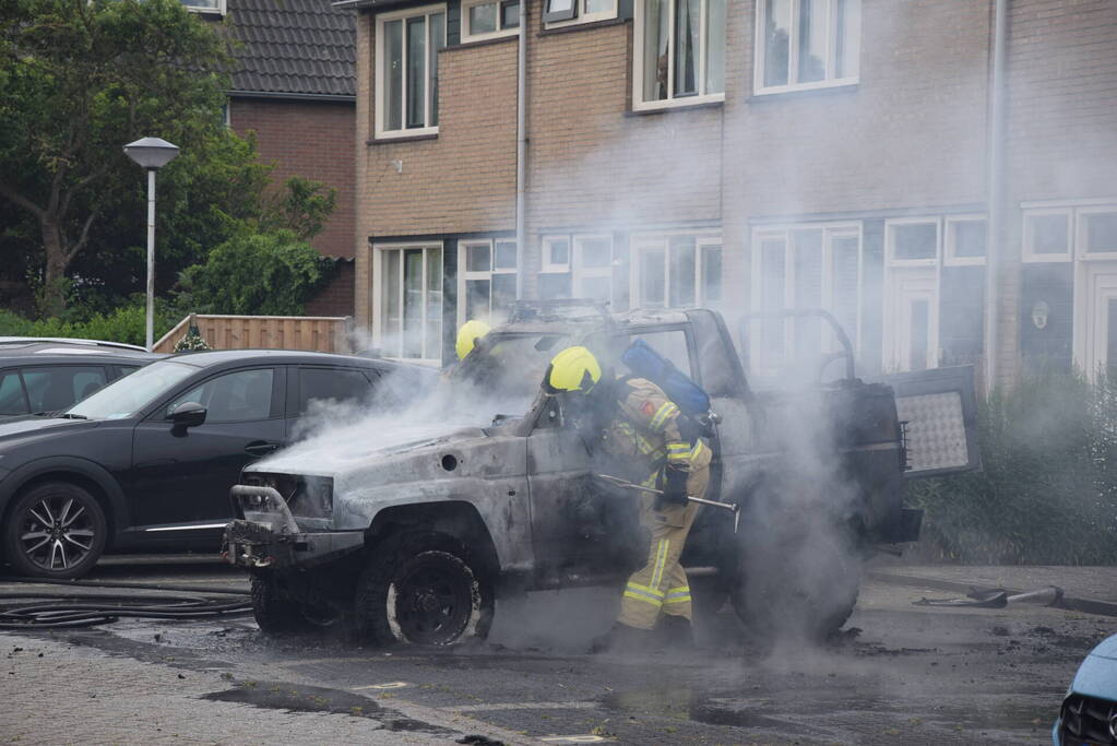 Auto volledig uitgebrand