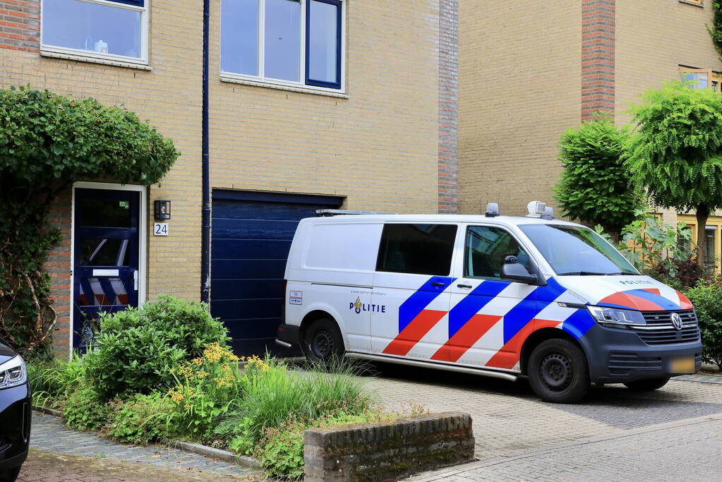 Voordeur opgeblazen van woning in Nieuwland