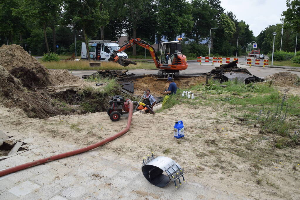 Reparatie werkzaamheden na grote lekkage in volle gang