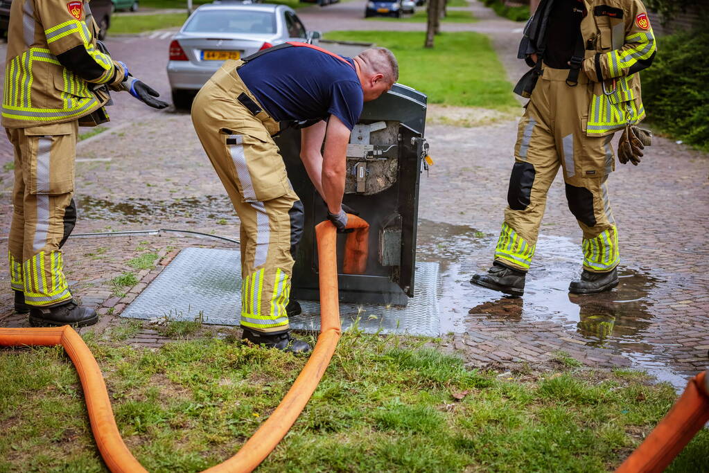 Ondergrondse container in brand