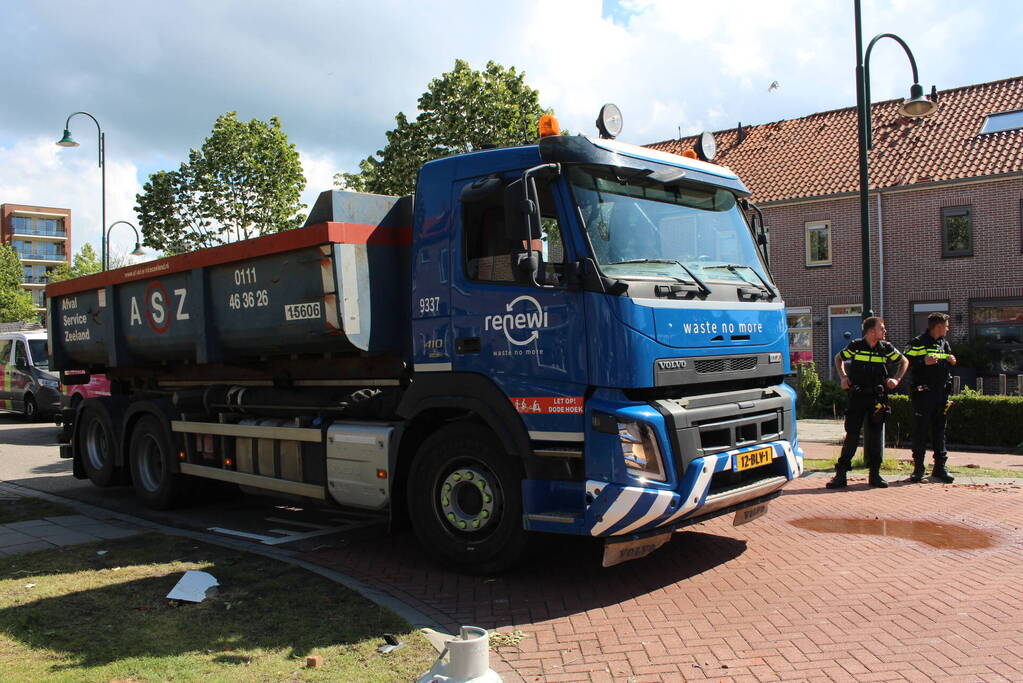 Windhoos richt grote schade aan, een dode