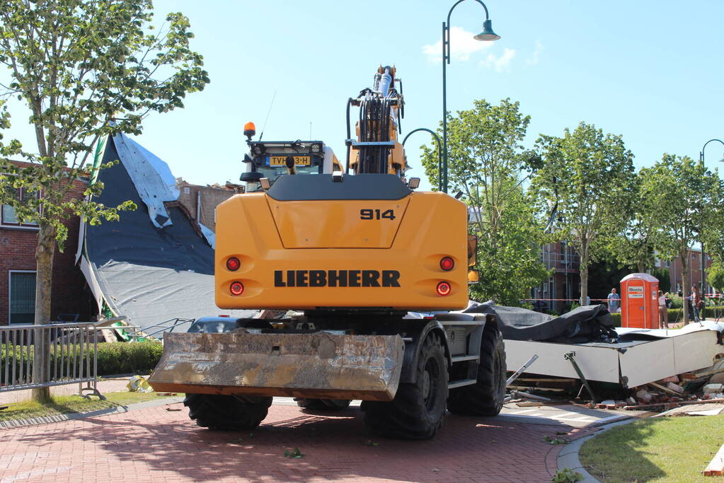 Windhoos richt grote schade aan, een dode