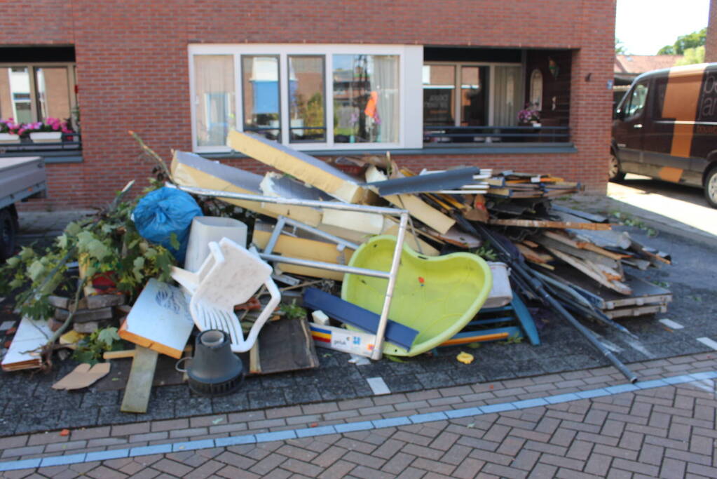 Windhoos richt grote schade aan, een dode