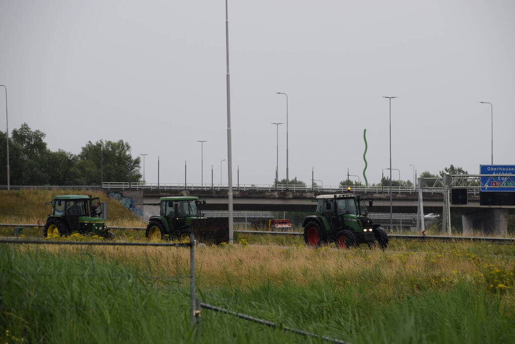 Boeren blokkeren snelweg