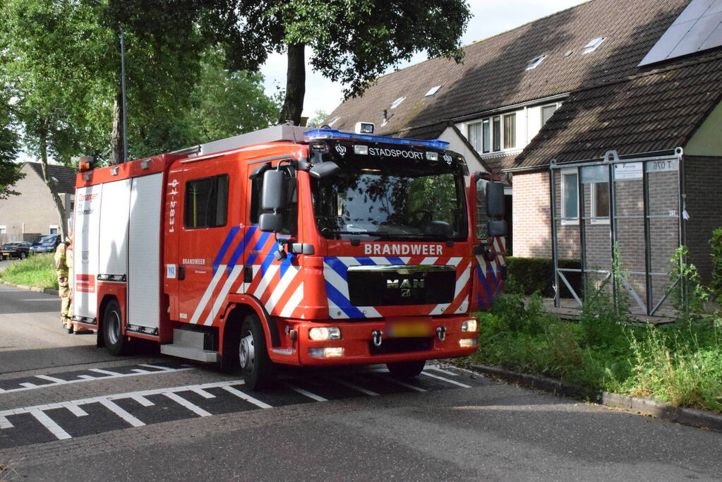 Brandweer hengelt sleutels uit put
