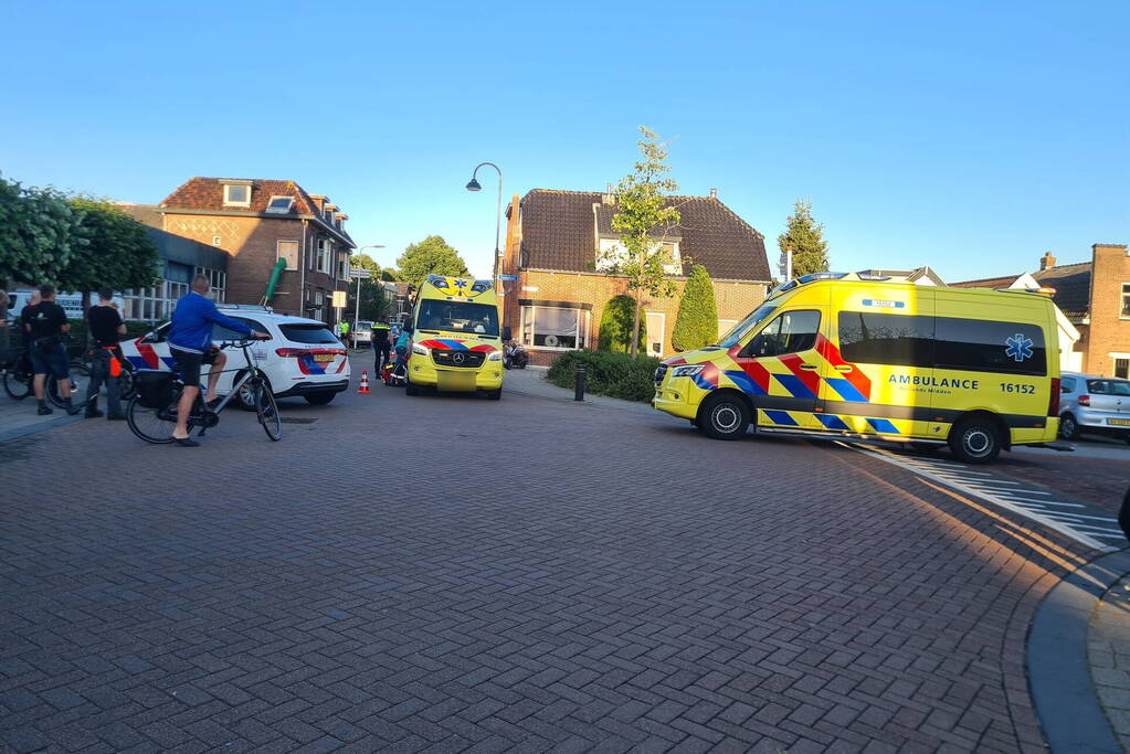 Scooter ten val bij wegversmalling