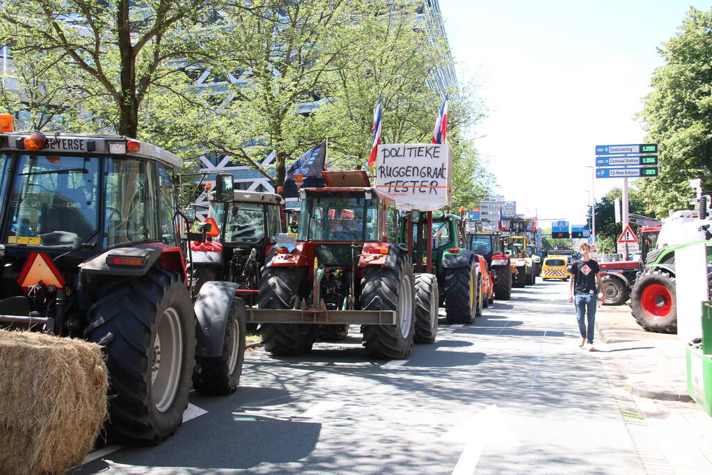 Boeren demonstreren bij de Tweede Kamer