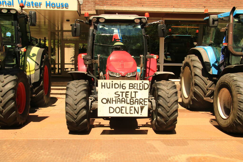 Boeren demonstreren bij de Tweede Kamer
