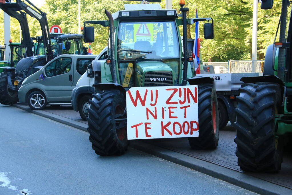 Boeren demonstreren bij de Tweede Kamer