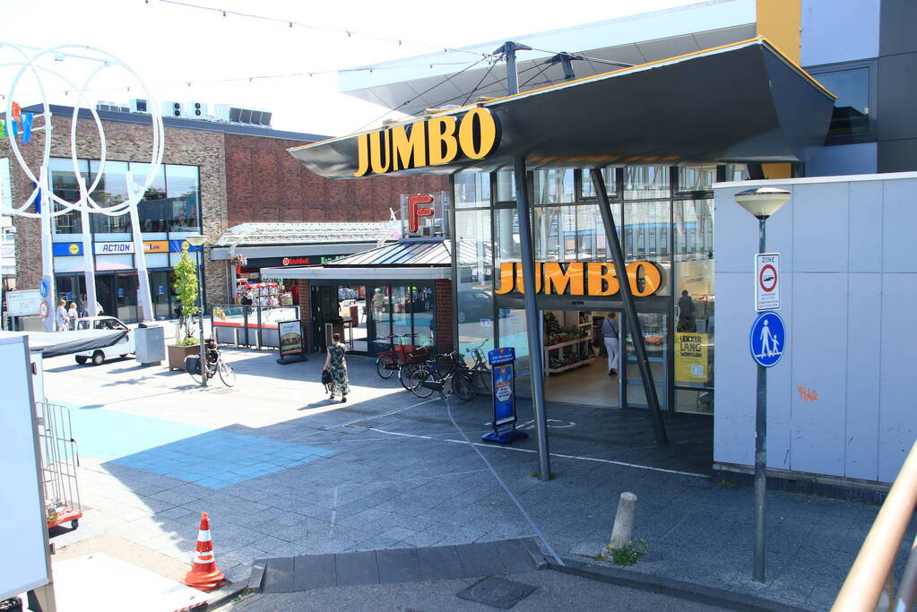 Politie zoekt verdachte van overval op supermarkt in Noord