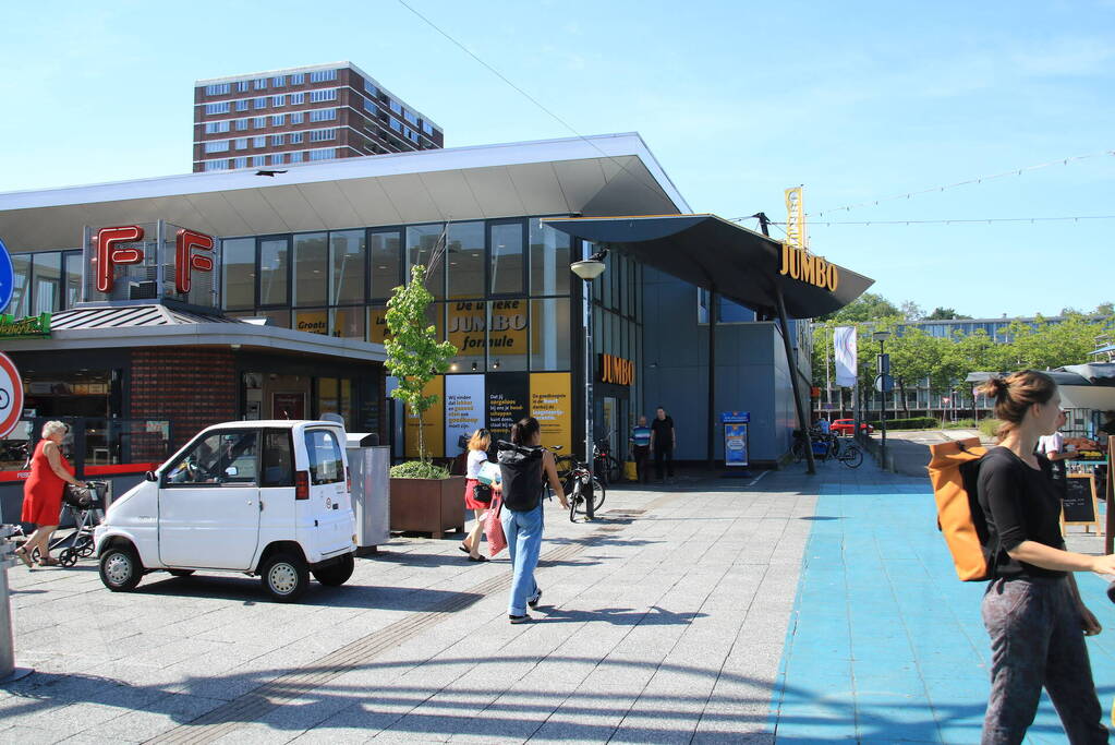 Politie zoekt verdachte van overval op supermarkt in Noord