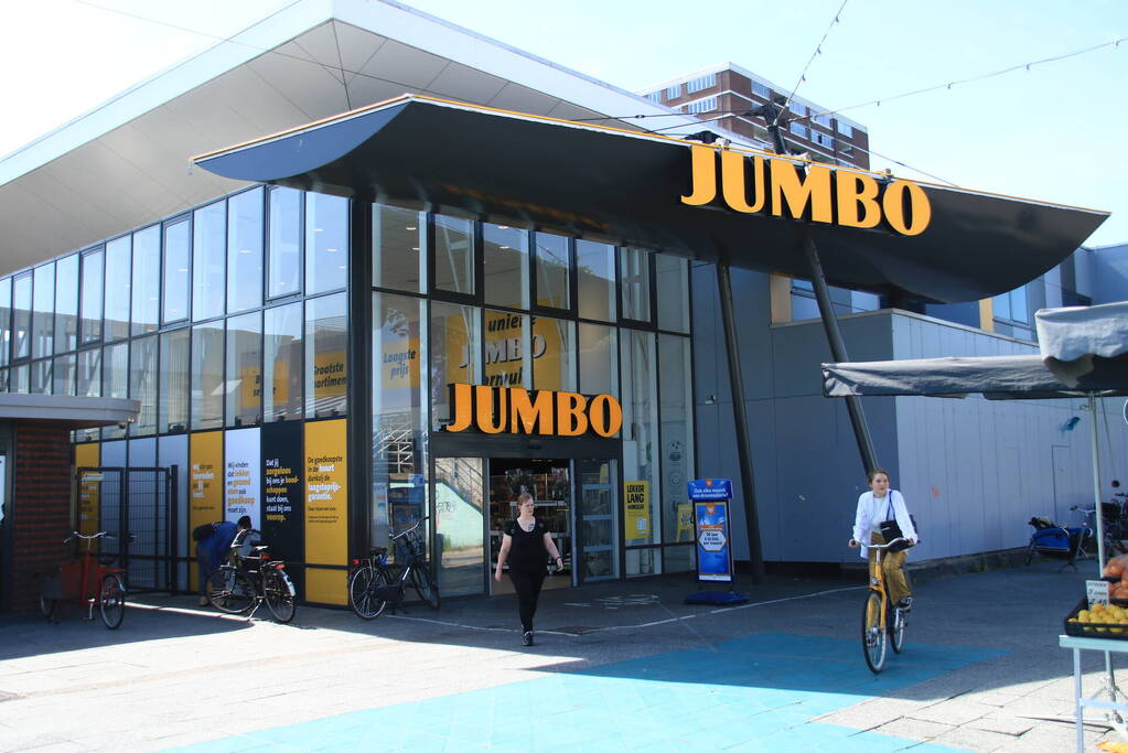 Politie zoekt verdachte van overval op supermarkt in Noord