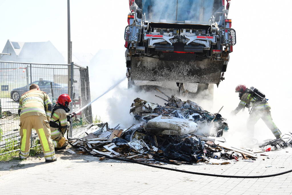 Brand in vuilniswagen