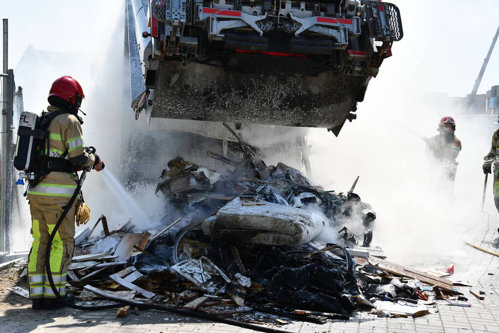 Brand in vuilniswagen