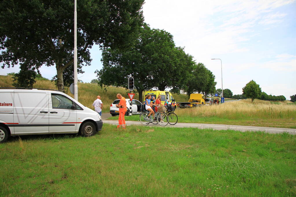Kopstaart ongeval op toerit naar snelweg