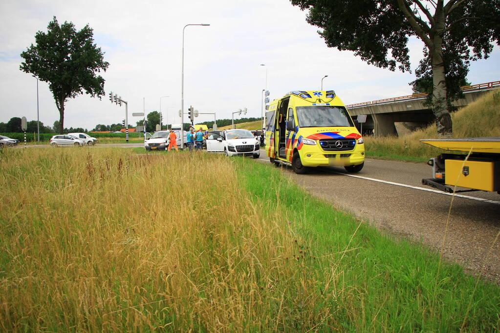 Kopstaart ongeval op toerit naar snelweg
