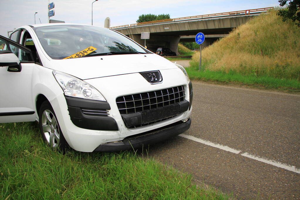 Kopstaart ongeval op toerit naar snelweg