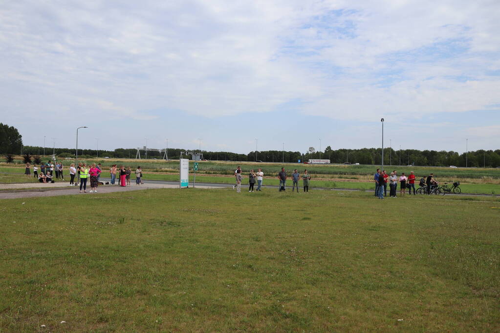 Veel rook uit bedrijfspand na brand