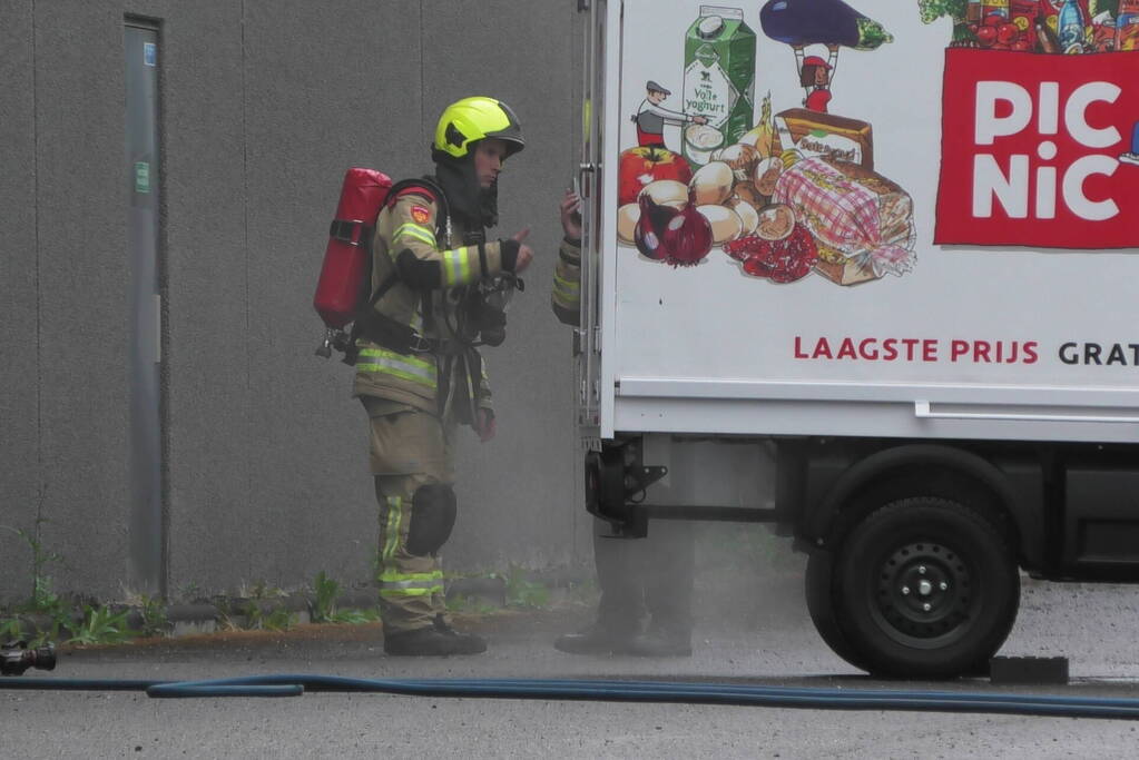 Elektrische bezorgwagen Picnic vliegt in brand