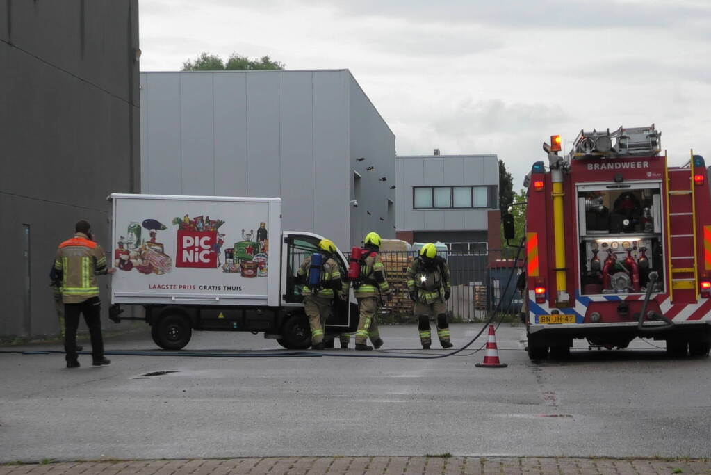 Elektrische bezorgwagen Picnic vliegt in brand