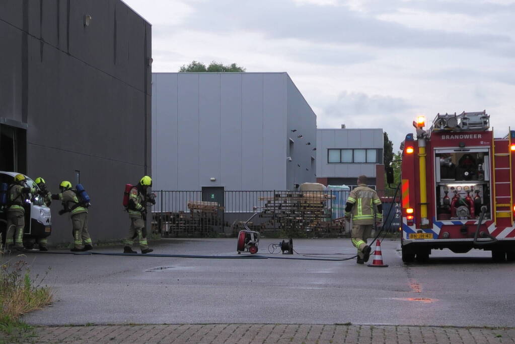 Elektrische bezorgwagen Picnic vliegt in brand